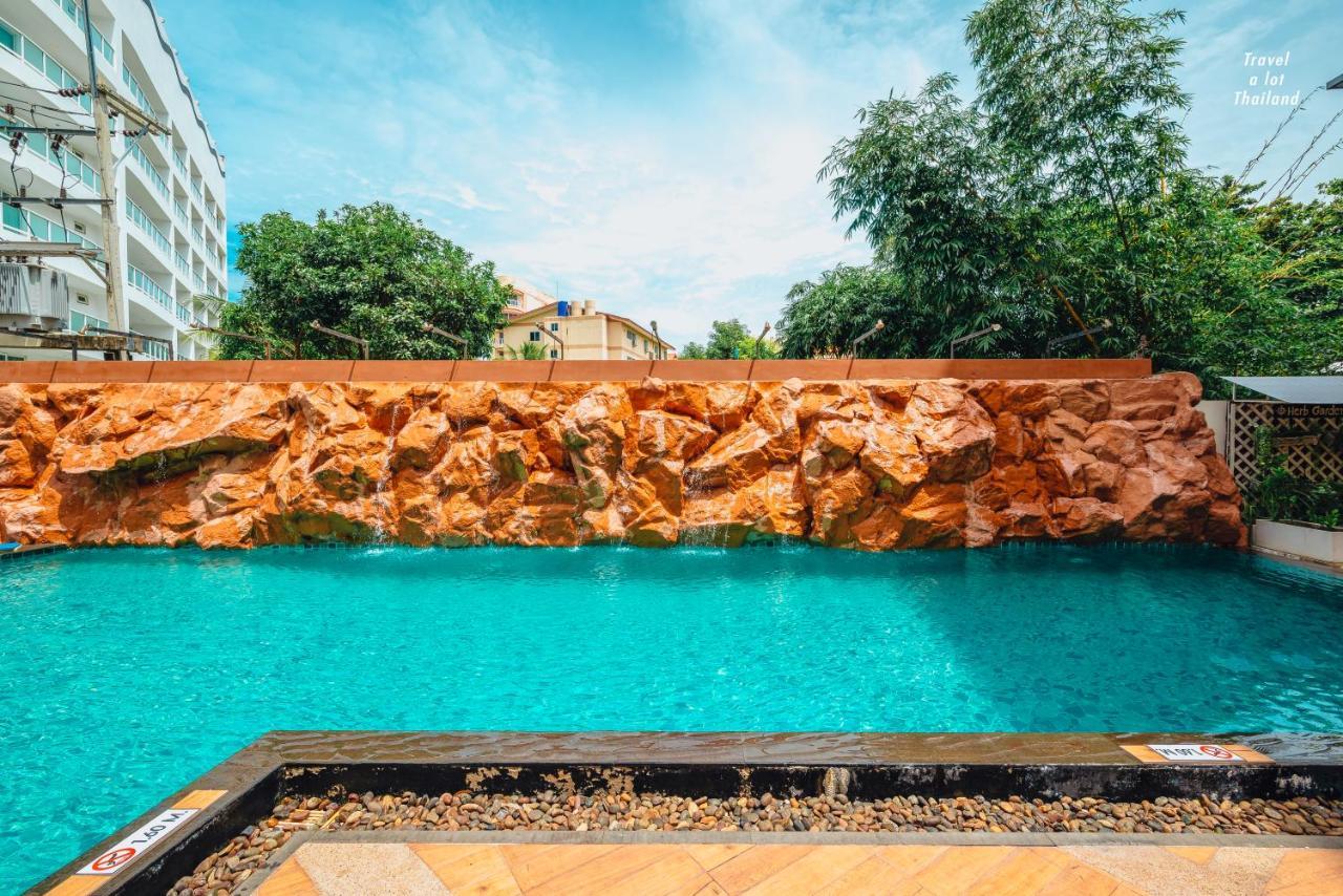Centara Nova Hotel Pattaya Dış mekan fotoğraf
