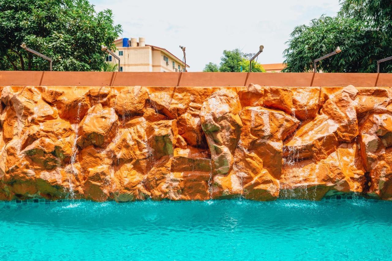 Centara Nova Hotel Pattaya Dış mekan fotoğraf